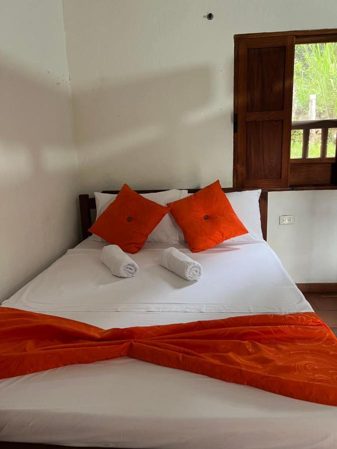Hostal Villa San Rafael Barichara Exteriör bild